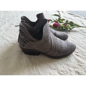 Very G Boots Booties Size 9.5